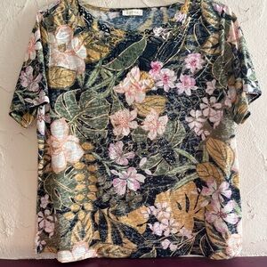 Laura Floral Top Size Medium